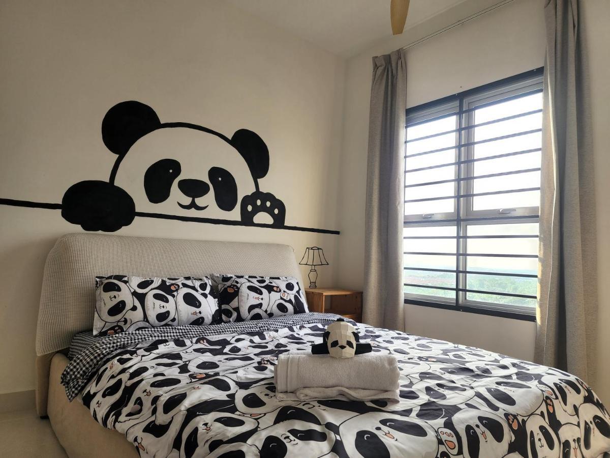 Netflix Panda House 3B2R Rimbayu Kota Kemuning With Atari Games Apartment Teluk Panglima Garang Luaran gambar